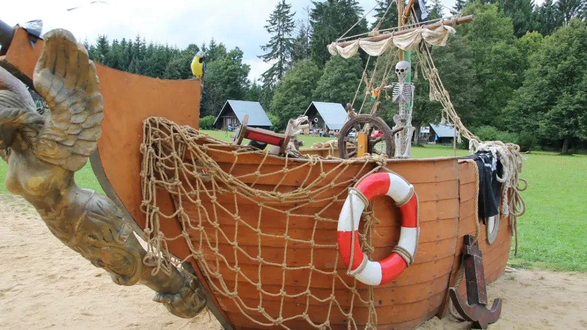 Zubří plné pirátů a námořníků