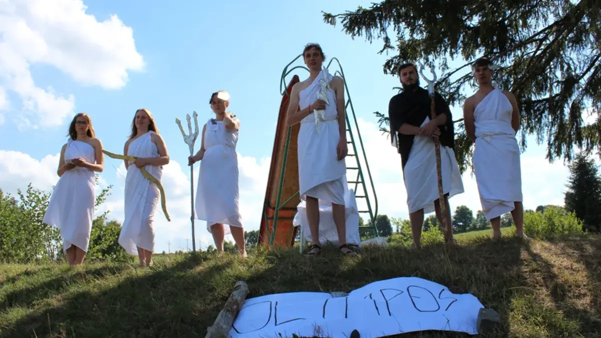 Zubří v antickém hávu